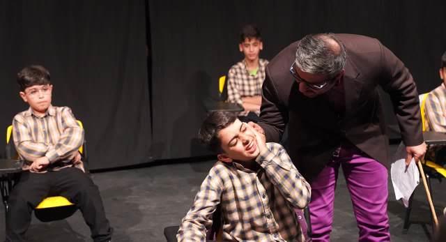 نمایش‌های اجرا شده در دوازدهمین جشنواره تئاتر «کودک و نوجوان» جزیره خارگ 14