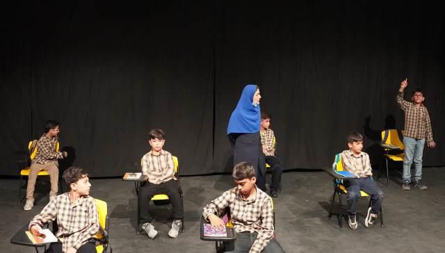 نمایش‌های اجرا شده در دوازدهمین جشنواره تئاتر «کودک و نوجوان» جزیره خارگ 10
