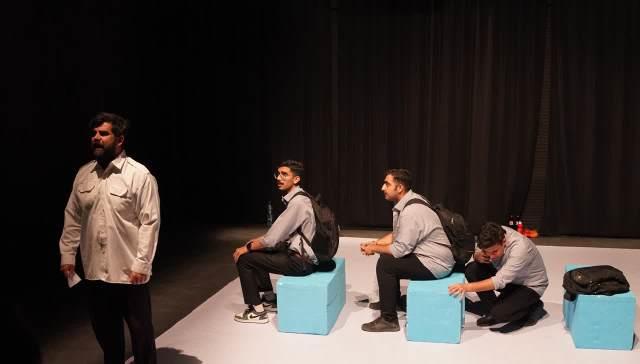 نمایش‌های اجرا شده در دوازدهمین جشنواره تئاتر «کودک و نوجوان» جزیره خارگ 7