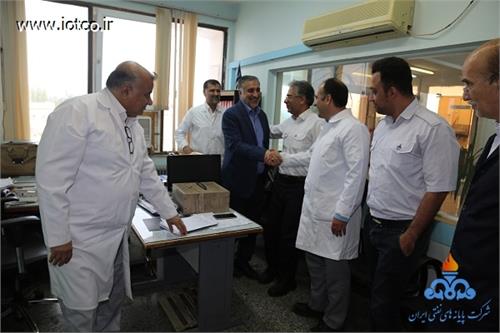 گزارش تصویری / بازدید مدیرعامل شرکت پایانه های نفتی ایران از آزمایشگاه شیمیایی پایانه نفتی خارگ