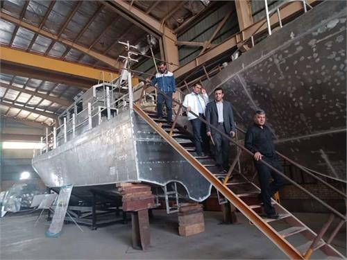 مدیرعامل شرکت پایانه های نفتی ایران از شرکت های سازنده تجهیزات و شناورهای دریایی بازدید کرد