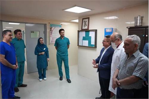 روسای ادارات پایانه نفتی خارگ با حضور در بیمارستان صنعت نفت خارگ روز پرستار را تبریک گفتند