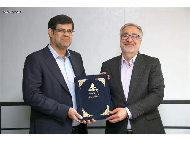 آیین تکریم و معارفه معاون مدیرعامل و مدیر امور مالی شرکت پایانه‌های نفتی ایران برگزار شد