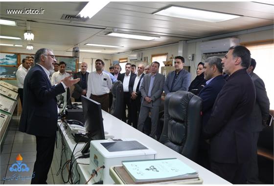 بازدید مدیران ارشد سازمان پدافند غیرعامل کشور از تاسیسات راهبردی صنعت نفت در جزیره خارگ 15