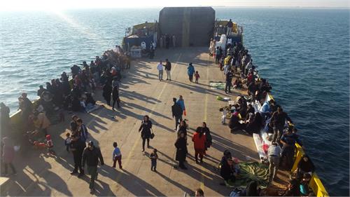 برگزاری مسابقه ماهیگیری خانوادگی  بر روی کشتی در جزیره خارگ