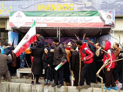 نمایش دستاوردهای شرکت پایانه های نفتی ایران در حاشیه راه پیمایی 22 بهمن