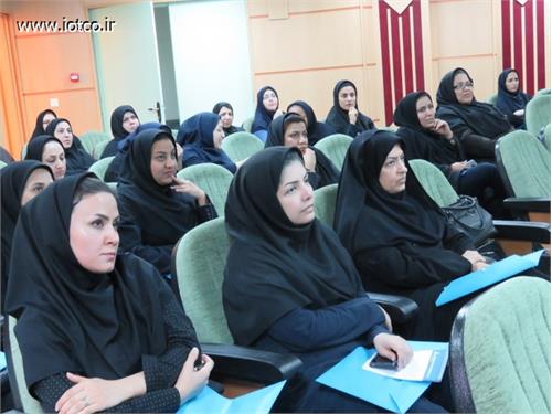برگزاری کارگاههای آموزشی جهت بانوان شاغل در شرکت پایانه های نفتی ایران