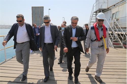 بازدید مدیرعامل شرکت ملی نفتکش ایران به همراه رییس هیات رئیسه صندوقهای بازنشستگی کارکنان نفت از پایانه نفتی خارگ